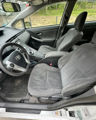 Toyota Prius cena 28500 przebieg: 269450, rok produkcji 2012 z Poznań małe 29
